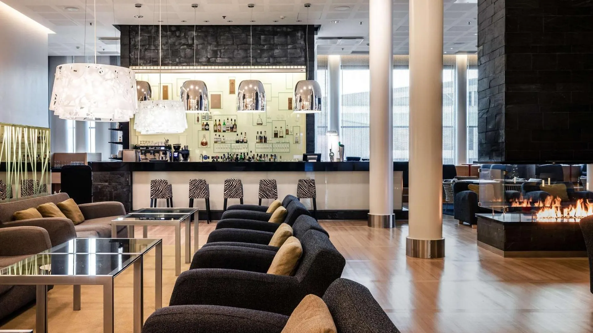 Hilton Helsinki Airport Hotel Vantaa 4*,  Finland