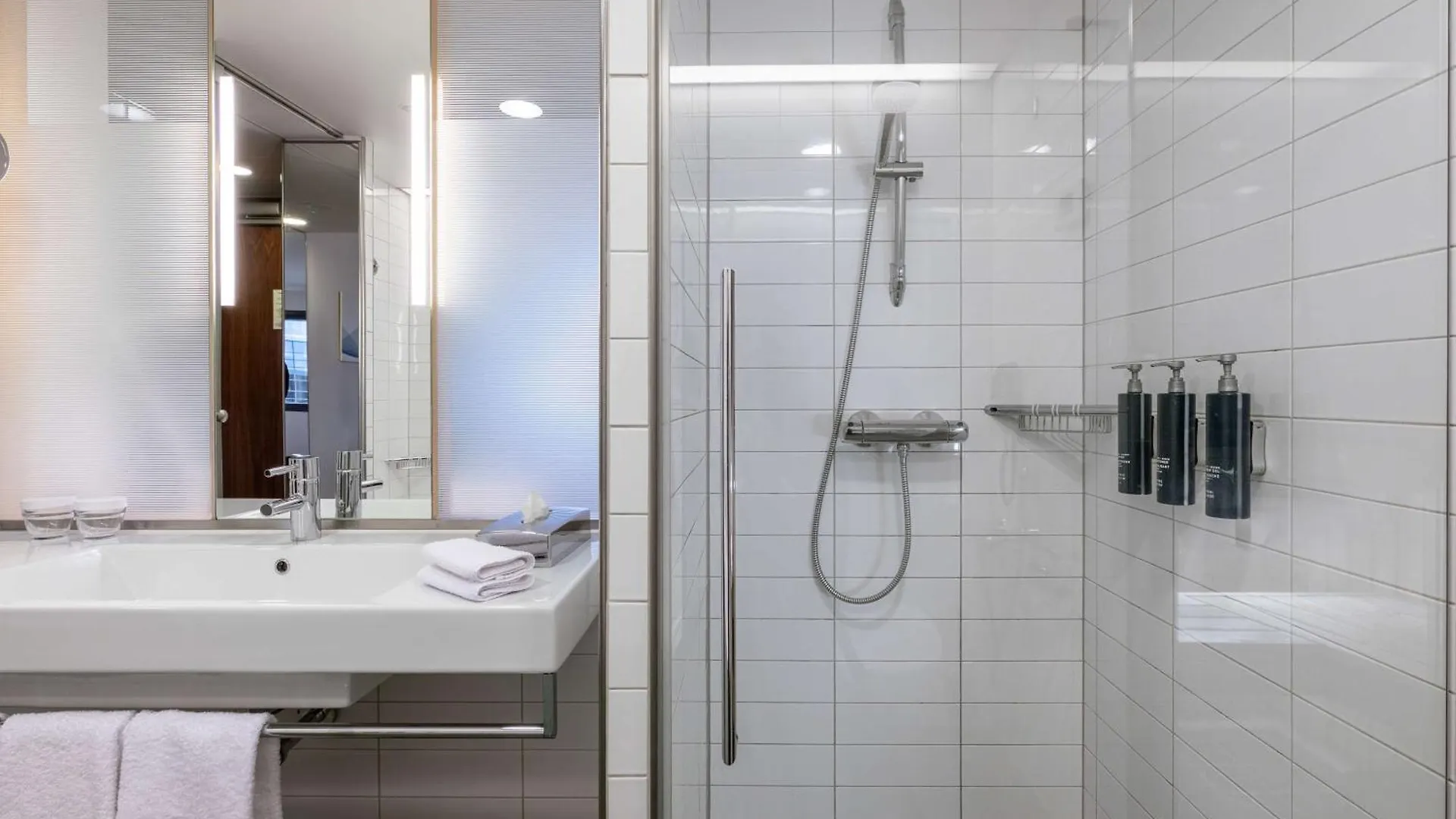 Hilton Helsinki Airport Hotel Vantaa 4*,  Finland