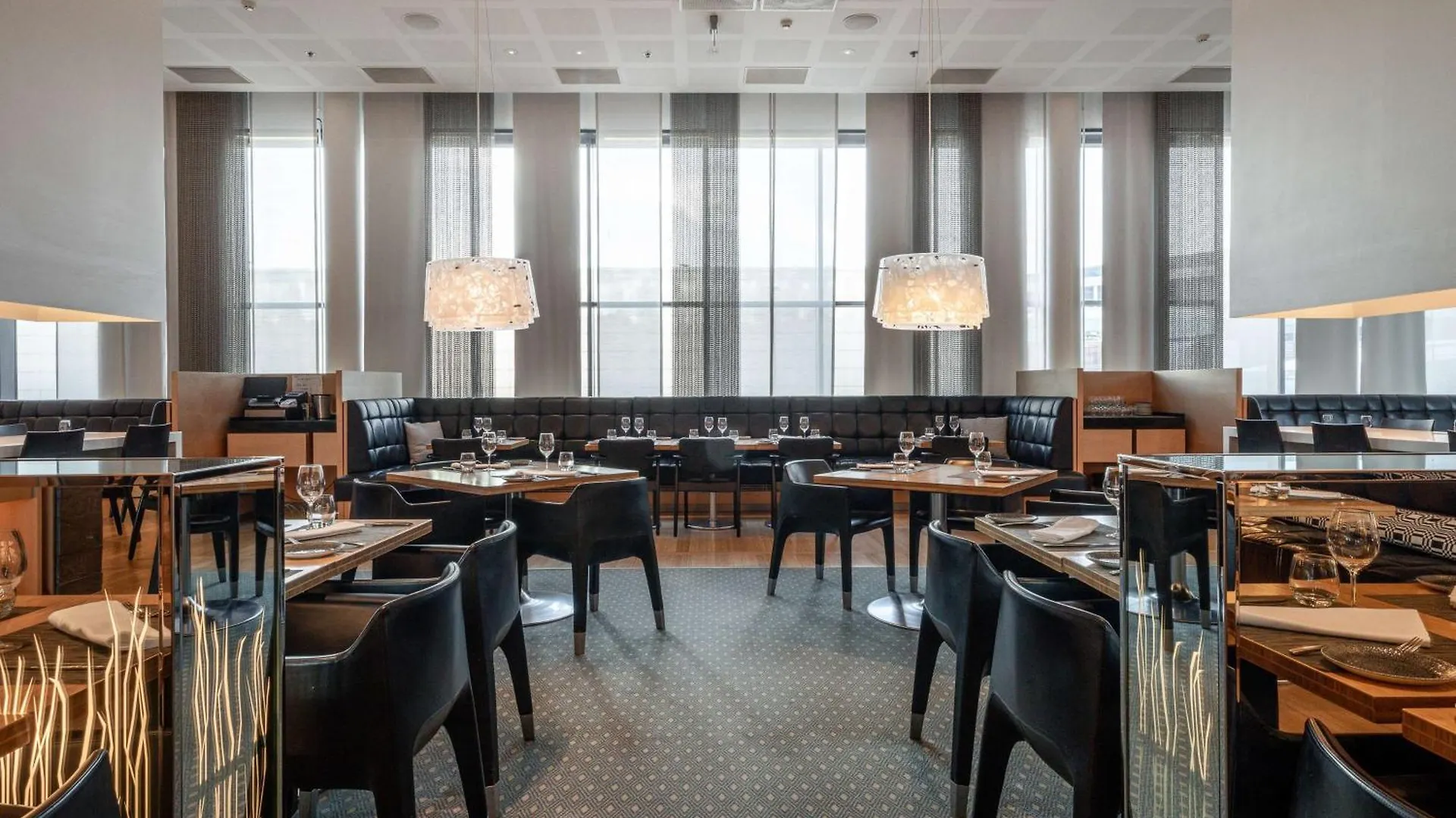 Hotel Hilton Helsinki Airport Vantaa 4*,